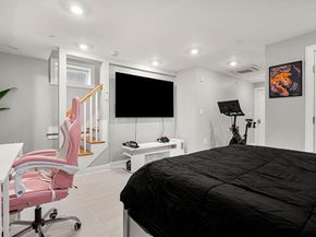 14 Farragut Ave. 1, Somerville MA 02144