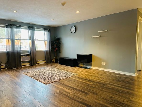 8 Tara Dr 5, Weymouth MA 02188