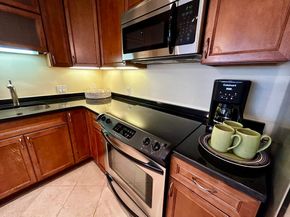 20 Whitman Rd 21, Waltham MA 02453