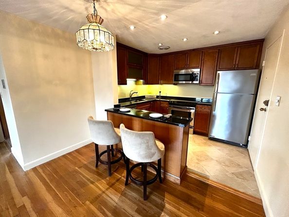 20 Whitman Rd 21, Waltham MA 02453