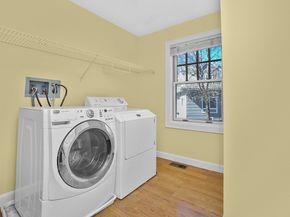 81 Beecher Pl 81, Newton MA 02459