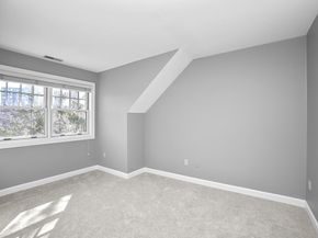 81 Beecher Pl 81, Newton MA 02459