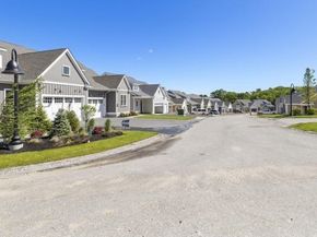 28 Waterville Lane 28, Hopkinton MA 01748