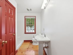 107 Henry St, Uxbridge MA 01569