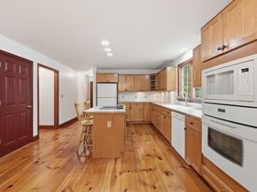 107 Henry St, Uxbridge MA 01569