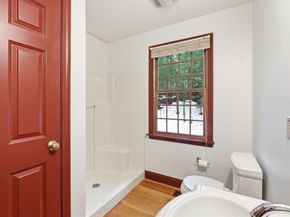 107 Henry St, Uxbridge MA 01569