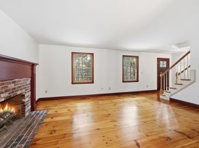 107 Henry St, Uxbridge MA 01569