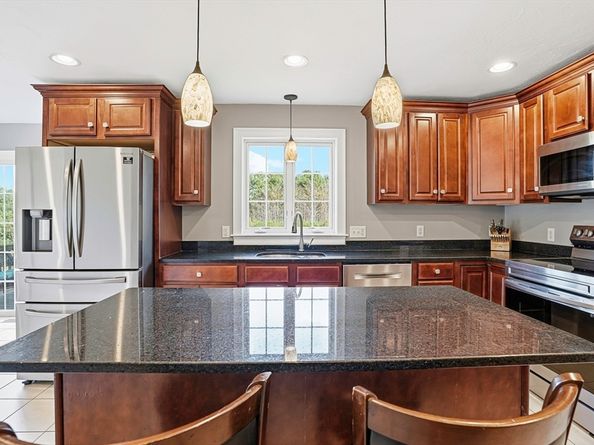 185 Prairie St, Northbridge MA 01534