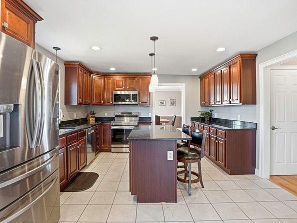 185 Prairie St, Northbridge MA 01534