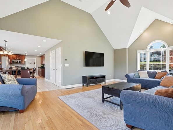 185 Prairie St, Northbridge MA 01534