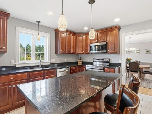 185 Prairie St, Northbridge MA 01534