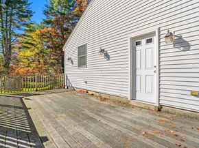 39 Mechanic St, Upton MA 01568