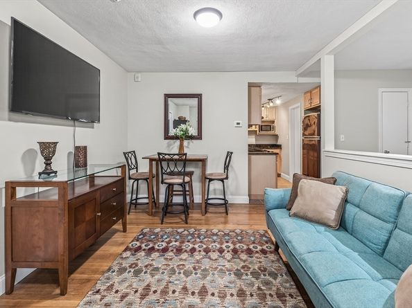 64 Commonwealth G1, Boston MA 02116