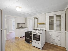 10 Ellsworth St, Worcester MA 01610