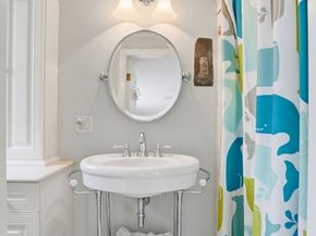 180 Chestnut St, Duxbury MA 02332