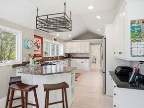 180 Chestnut St, Duxbury MA 02332