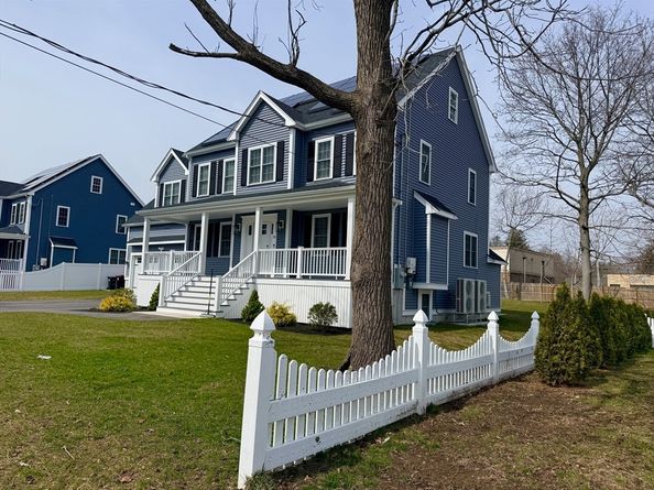 16 Palmer St, Brockton MA 02301