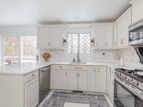 89 Lucas Dr, Stoughton MA 02072