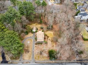 53 Elmwood Rd, Wellesley MA 02481