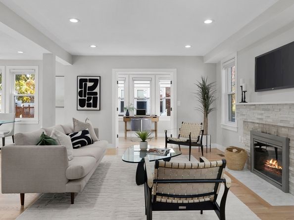 303 Russett Road, Brookline MA 02467