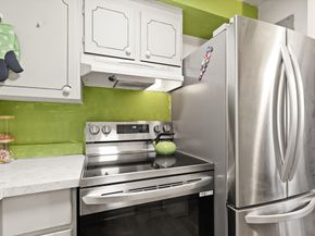 1 Royal Crest Dr 3, Randolph MA 02368