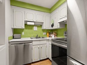 1 Royal Crest Dr 3, Randolph MA 02368
