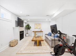 115 Oxford Rd, Newton MA 02459