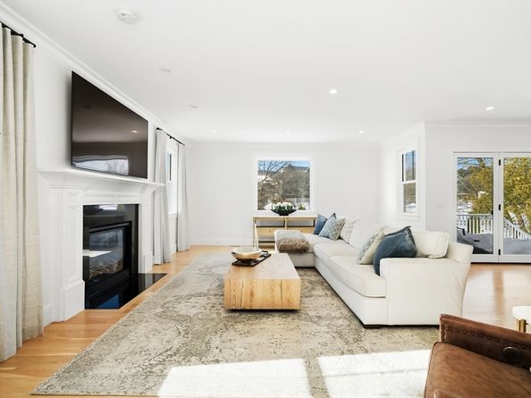 115 Oxford Rd, Newton MA 02459