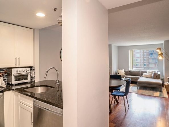 8-12 Museum Way 323, Cambridge MA 02141