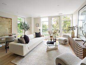 20 Kinmonth Rd 4, Newton MA 02468