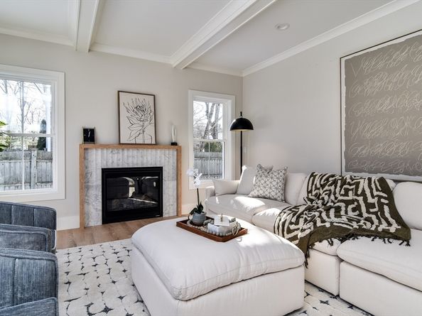 79 Speen St, Natick MA 01760