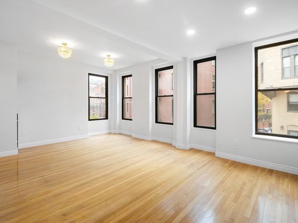 4 Charlesgate E 201, Boston MA 02215