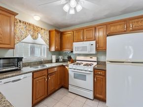26 Ironwood Ln 26, Tewksbury MA 01876