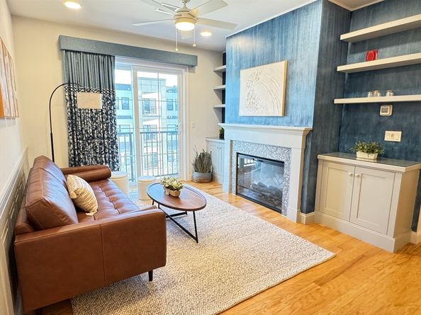 1 Revolution Way 307, Canton MA 02021