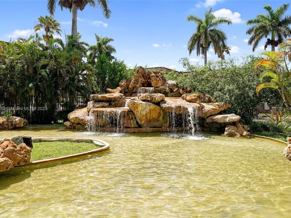 9400 SW 77th Ave K8, Miami FL 33156