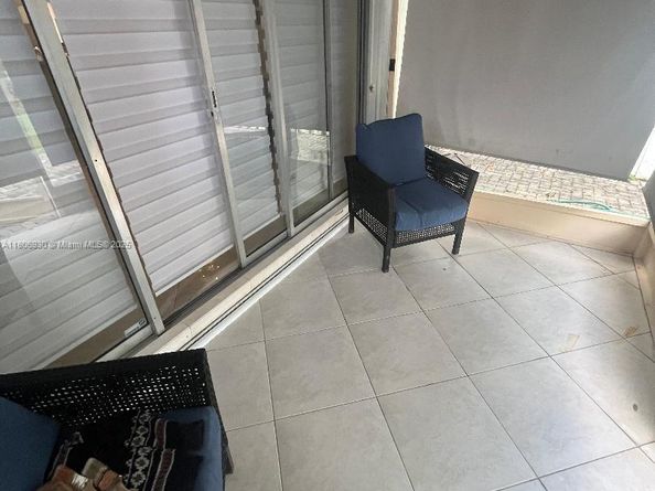 775 Crystal Lake Dr, Deerfield Beach FL 33064