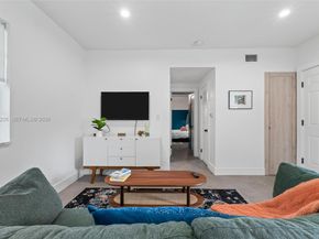541 NE 62nd St 13, Miami FL 33138