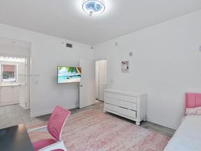 3340 NE 190th St 204, Aventura FL 33180