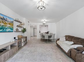 3340 NE 190th St 204, Aventura FL 33180