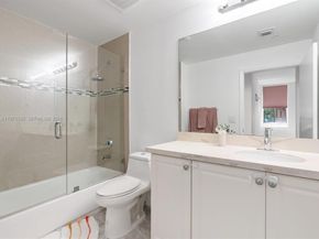 3340 NE 190th St 204, Aventura FL 33180