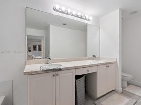 3340 NE 190th St 204, Aventura FL 33180