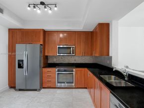 3340 NE 190th St 204, Aventura FL 33180