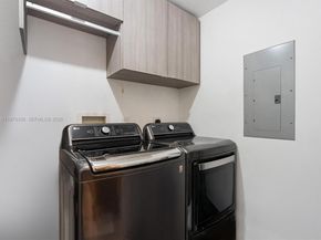 3340 NE 190th St 204, Aventura FL 33180