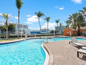 3340 NE 190th St 204, Aventura FL 33180