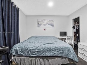 9403 SW 76th St Y17, Miami FL 33173