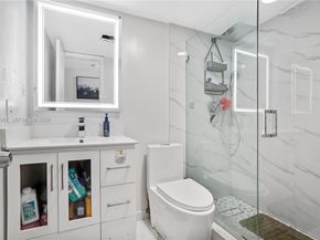 9403 SW 76th St Y17, Miami FL 33173