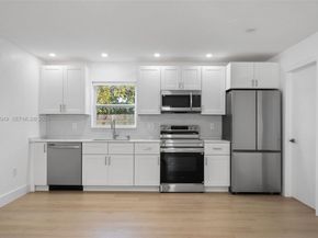 2241 Hope St, Hollywood FL 33020