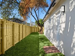 2241 Hope St, Hollywood FL 33020