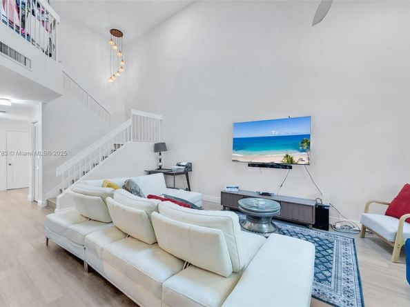 17070 Boca Club Blvd 4, Boca Raton FL 33487