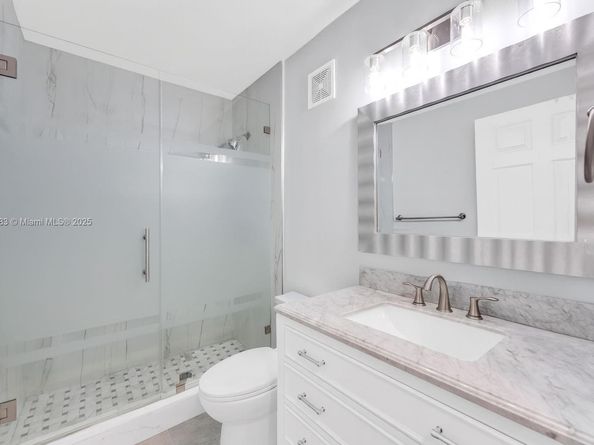 17070 Boca Club Blvd 4, Boca Raton FL 33487